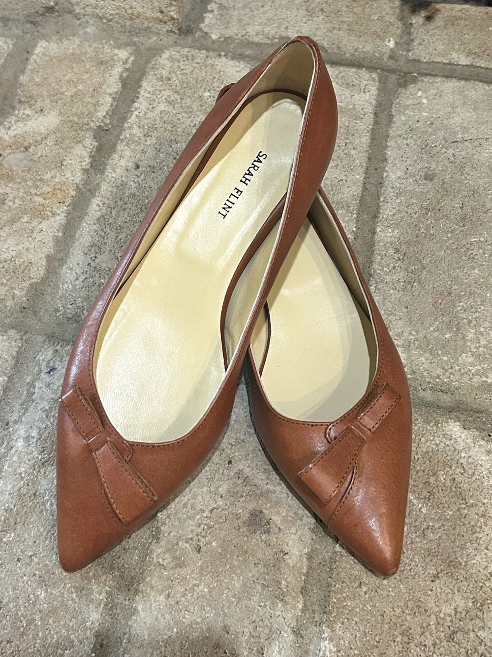 Sarah Flint Brown Pointed-Toe Leather Flats with Bow Detail EUC